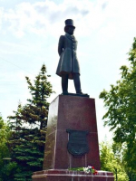 На площади Пушкина сегодня многолюдно (фото)