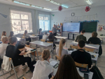 Профориентаторы АПИ НГТУ знакомят выпускников с преимуществами вуза